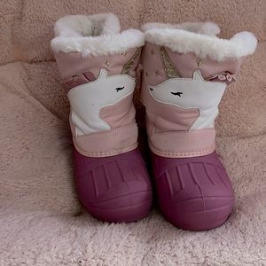 Unicorn Snow Boots ❄️ 🦄